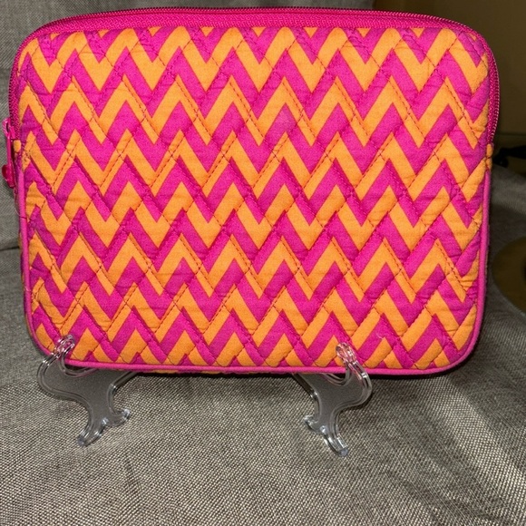 2/$30 Vera Bradley E-Reader Sleeve Chevron Orange & Pink - Picture 1 of 5